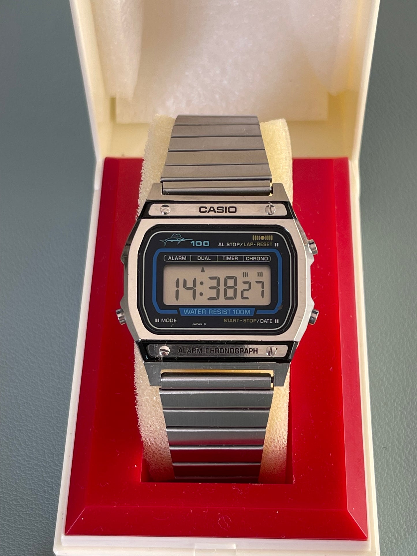 SUPER RARE 1981 Casio WS-710 with box and manual